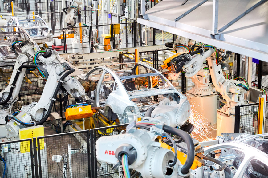 Volvo Carsの持続可能性目標をサポートするABBのロボット自動化ソリューション